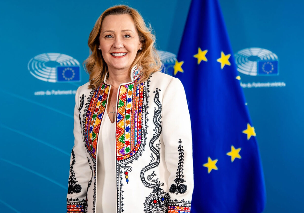 Dosar penal pentru pozele publicate de Lasconi, deschis de procurorii de la crimă oranizată