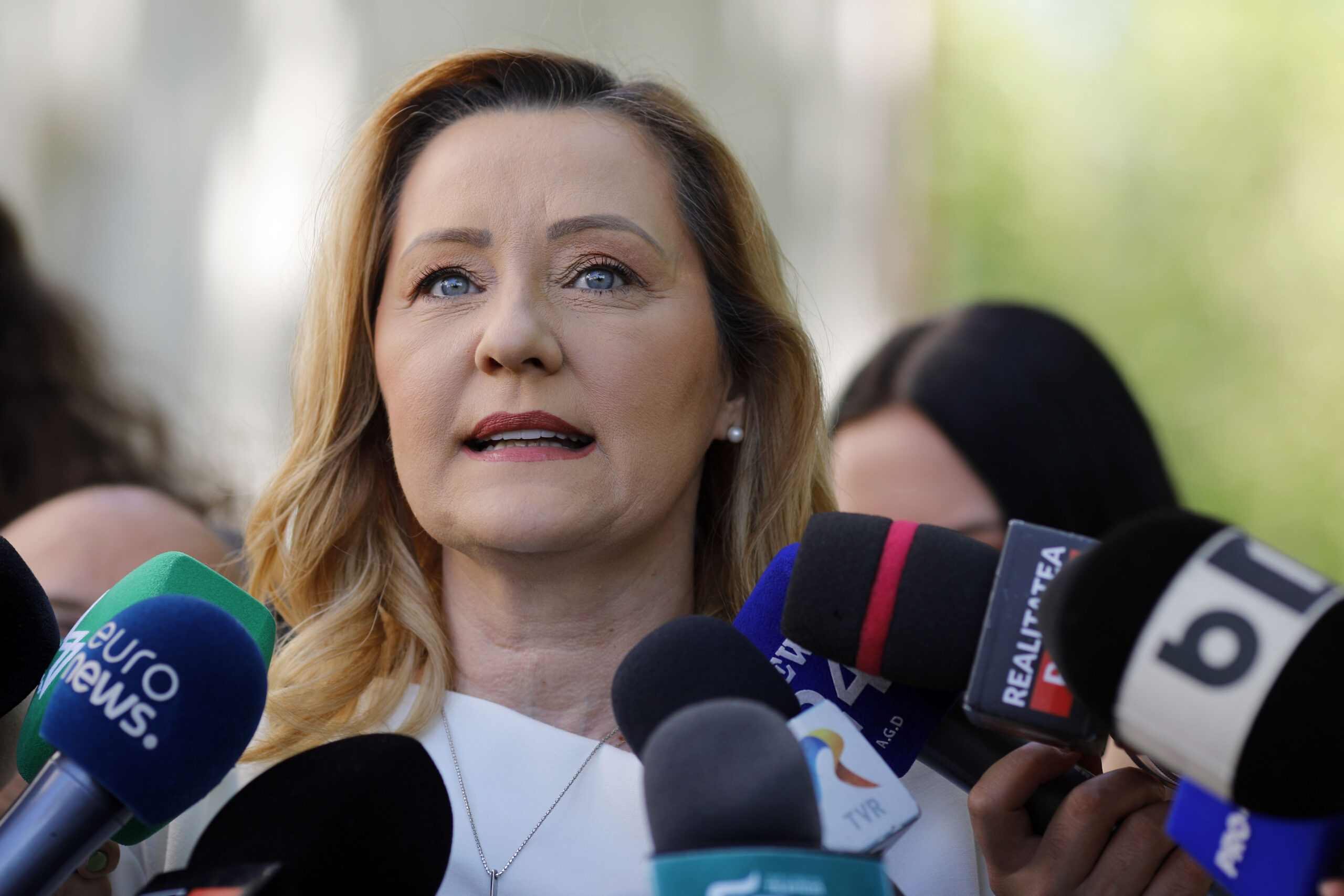 Elena Lasconi atacă ideea de „naționalism sănătos” promovată de Nicușor Dan. „Ce-ai făcut pentru țărișoara asta?