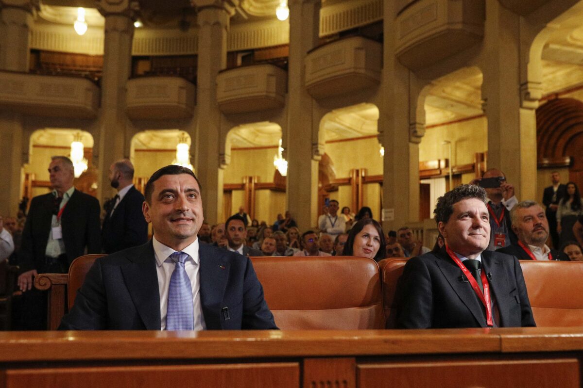 Nicușor Dan și George Simion, față în față. Candidații la prezidențiale, prezenți la Congresul BNS