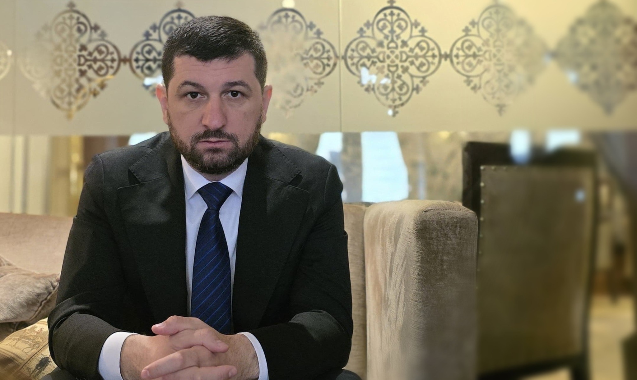 Marius Lulea a depus plângere la poliție după ce ar fi găsit un cap de porc în fața porții