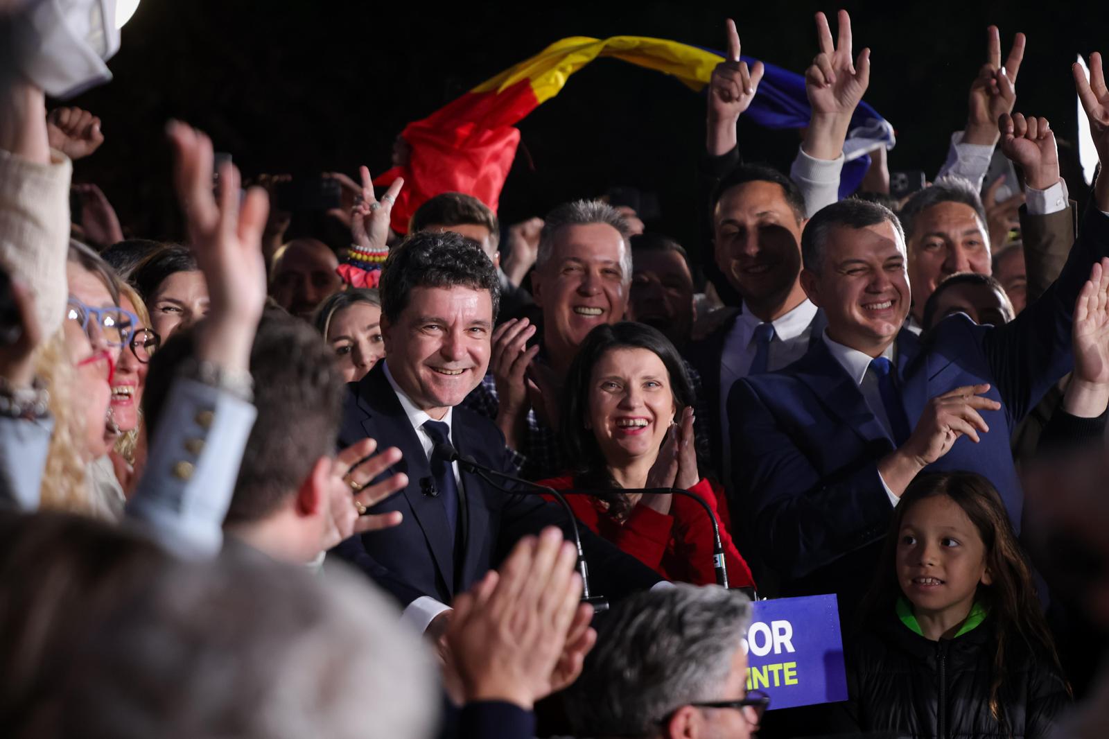 Useriștii au tăbărât pe Nicușor Dan, după ce l-au jignit în toate felurile. Ce a declanșat răzmerița împotriva judecătorilor