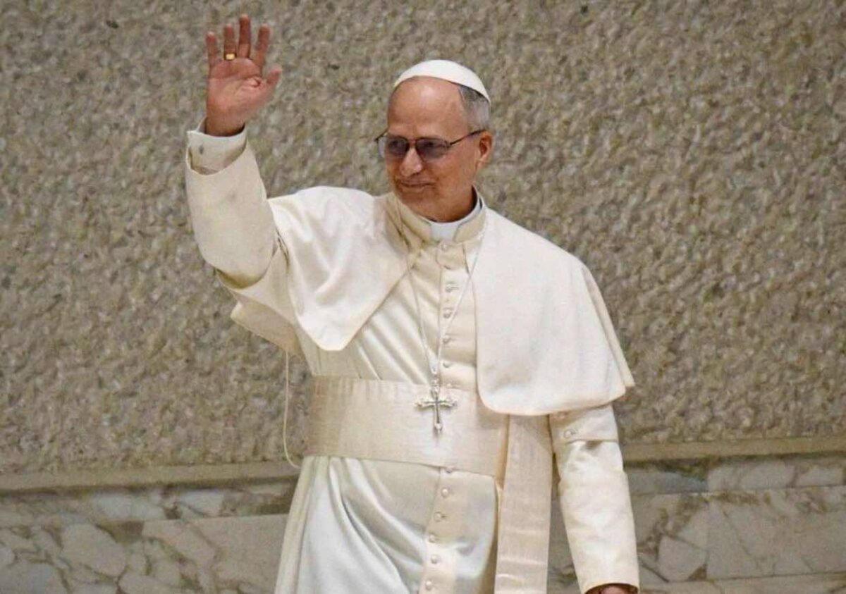 Papa Leon al XIV-lea, de la jeanși și plajă la Vatican. Misiunea care i-a schimbat viața