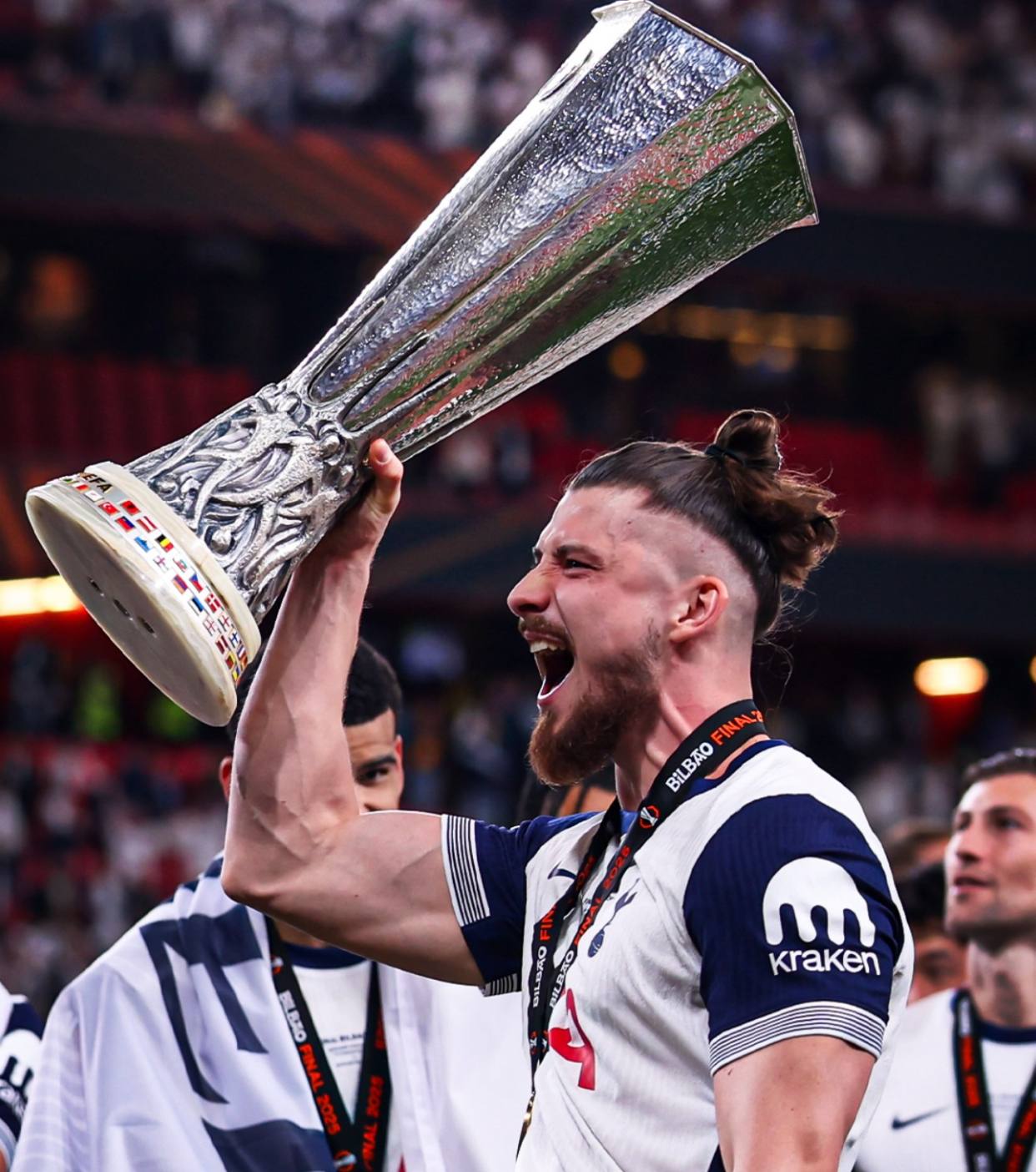 Decizie surprinzătoare luată de Tottenham în privința lui Radu Drăgușin