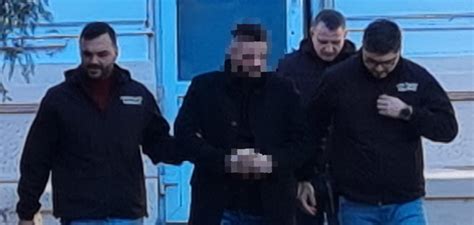 Un tânăr a înjunghiat doi bărbați în Constanța. Suspectul a fugit, dar a fost reținut