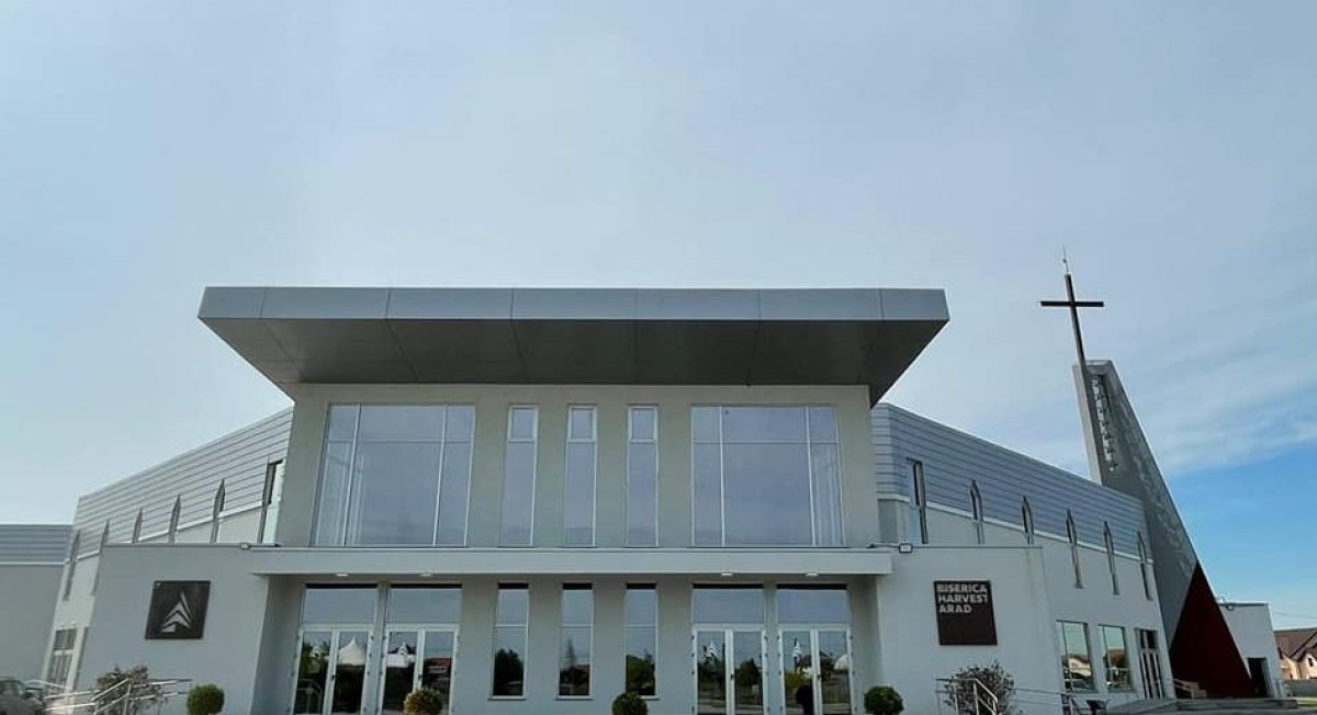 Amenințare cu bombă la o biserică din Arad. 1.000 de oameni evacuați