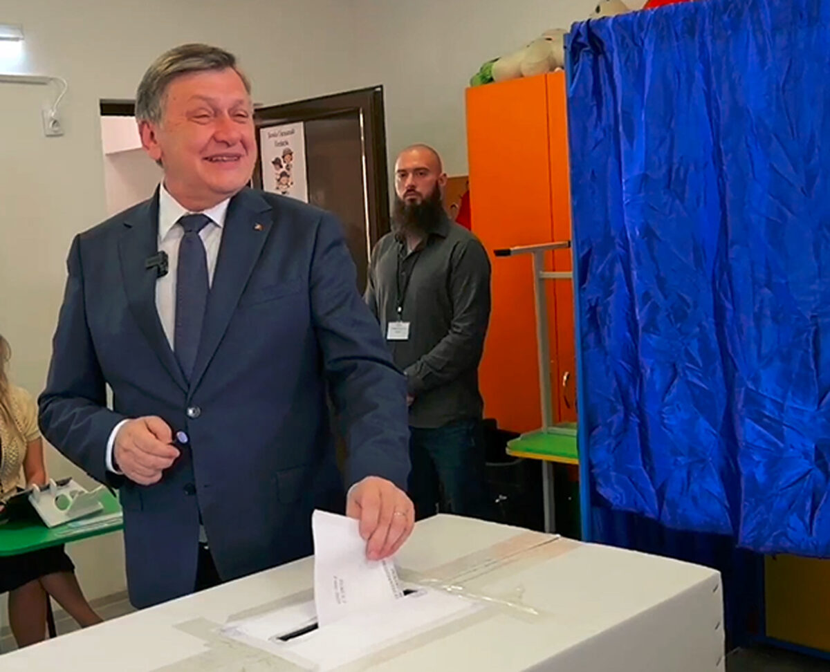 Crin Antonescu: Îmi pare rău că am eșuat în aritmetica politică