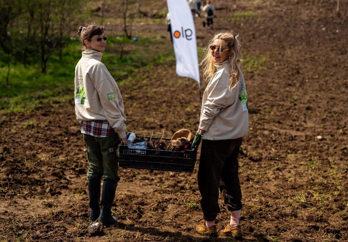 Promisiunea glo prinde rădăcini cu fiecare copac plantat. Peste 23.000 de copaci plantați în județele Buzău și Călărași, în cadrul campaniei ”Reciclăm & Plantăm Împreună!”
