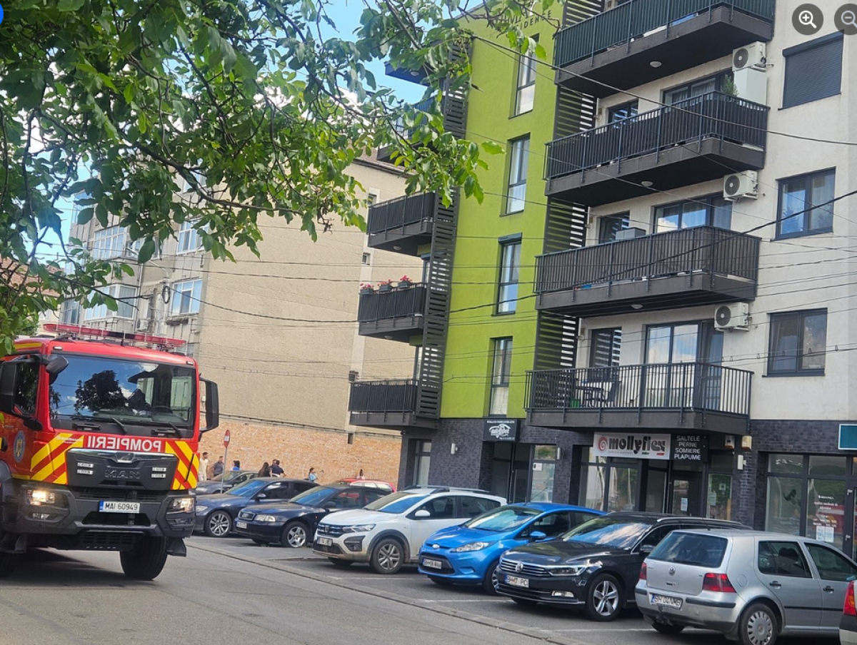 Incendiu într-un bloc din Oradea. Panicați, oameni au luată măsuri disperate