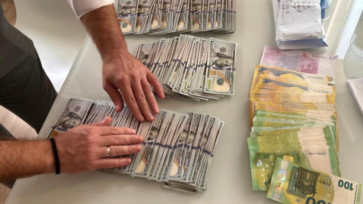 Milion de lei din Rusia pentru alegeri în Moldova! Percheziții CNA la persoane apropiate unui partid