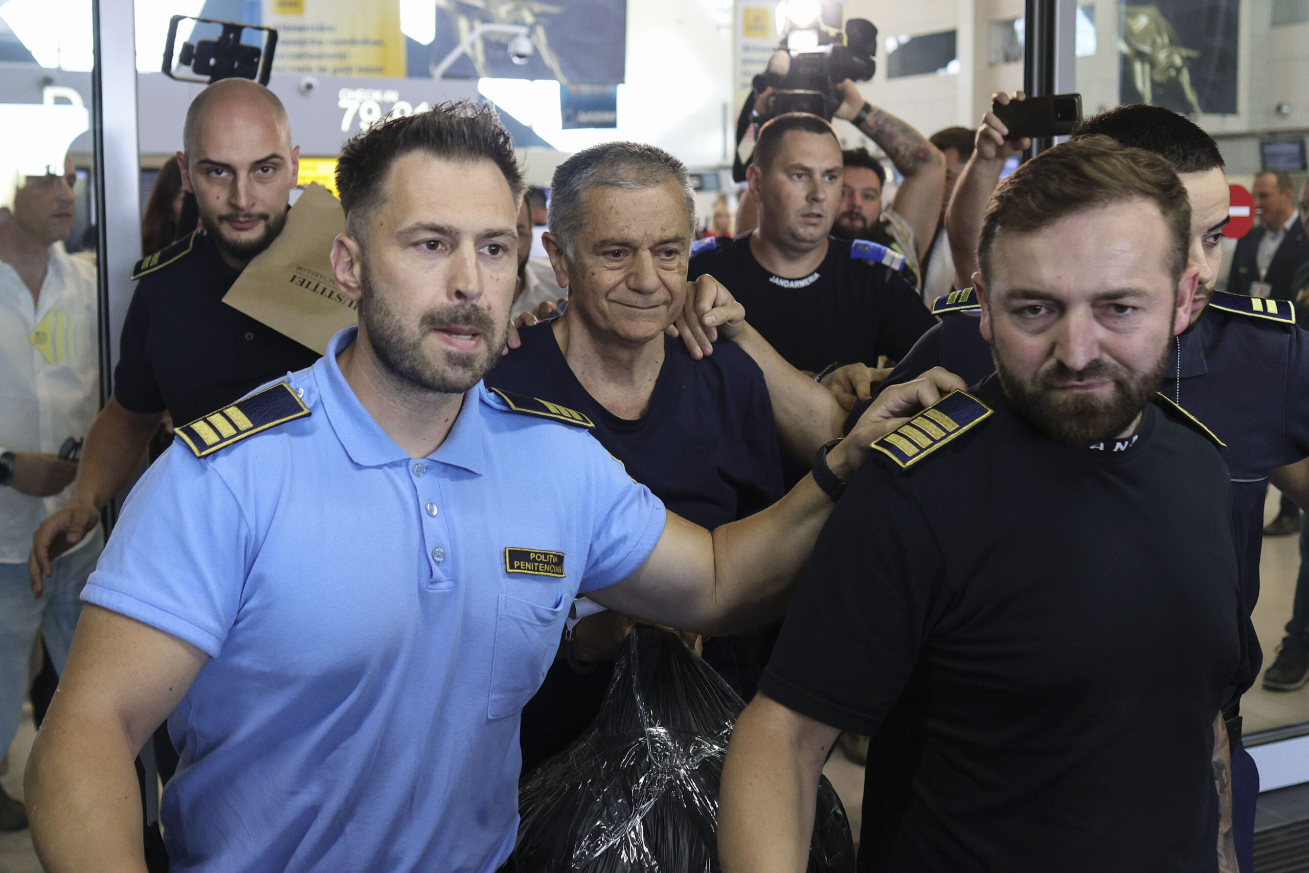 Ministrul Justiției, despre eliberarea lui Vlădescu și Costea: Legile neconstituționale creează situații regretabile