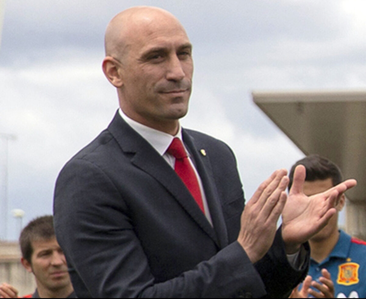 Luis Rubiales, amendat pentru sărutul dat sportivei Jenni Hermoso