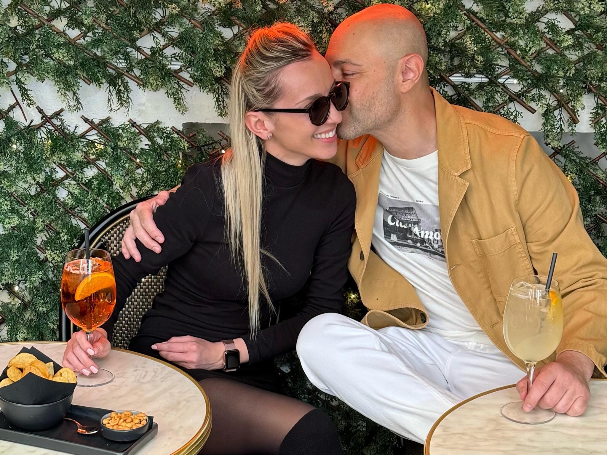 Mihai Mitoșeru și-a agățat iubita de la nuntă ei. Mai exact, așa s-au cunoscut