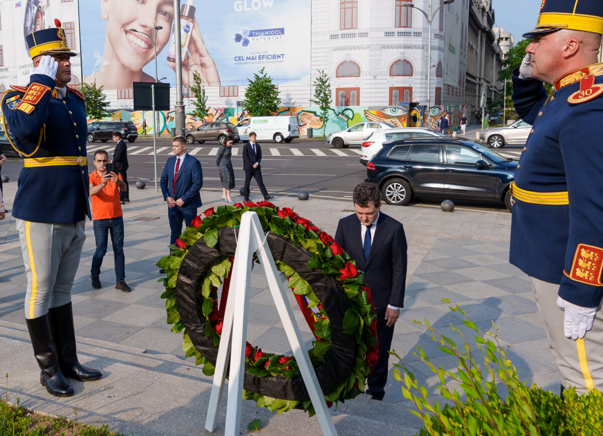 Nicușor Dan, în Piața Universității: Mineriada din 1990 a fost o represiune brutală care ne-a întors înapoi