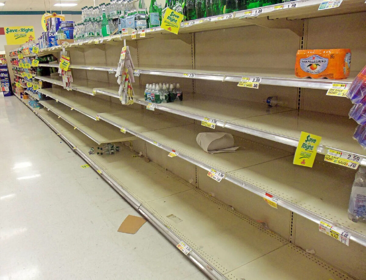 Frica s-a așternut după atacul Israelului. Oamenii își fac provizii și se pregătesc de război