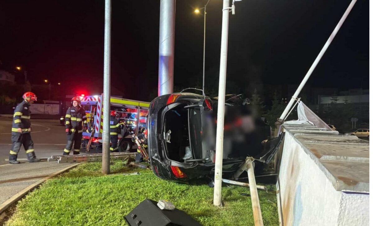 Intervenție de urgență în toiul nopții. Șofer, mort pe loc, pe Calea Turzii, la Cluj