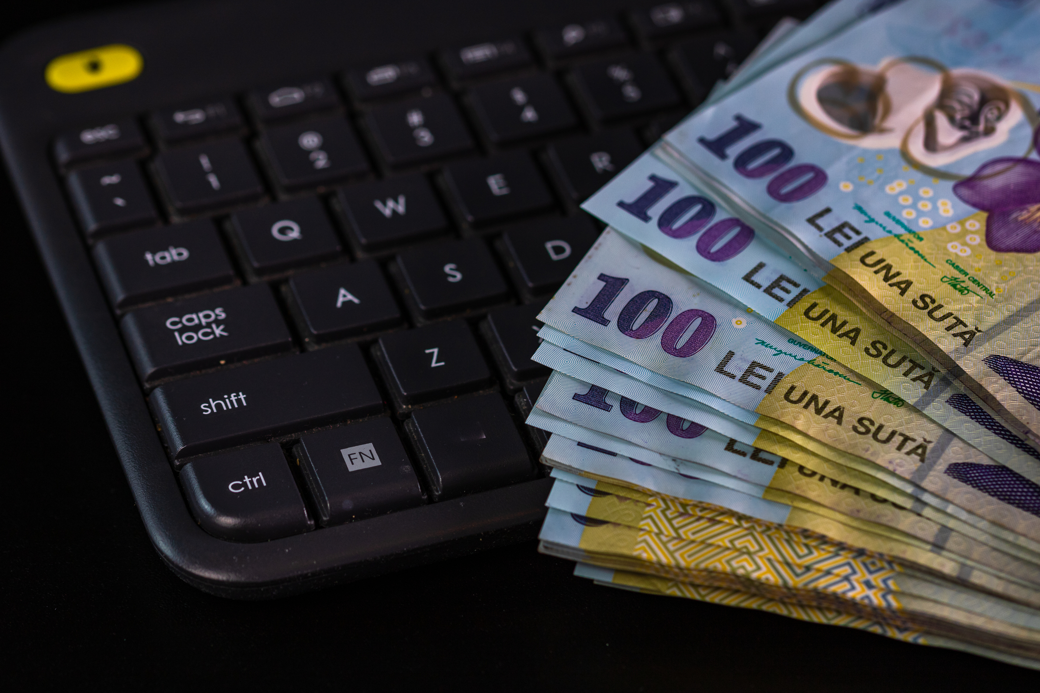 Revoluția hârtiei de 100 de lei. Cum a devenit Bursa de Valori București noua pușculiță a românilor