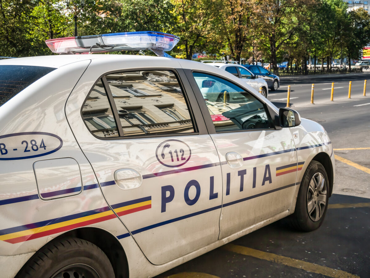 Scandal în trafic. Un bărbat a agresat un șofer străin și un tânăr de 18 ani