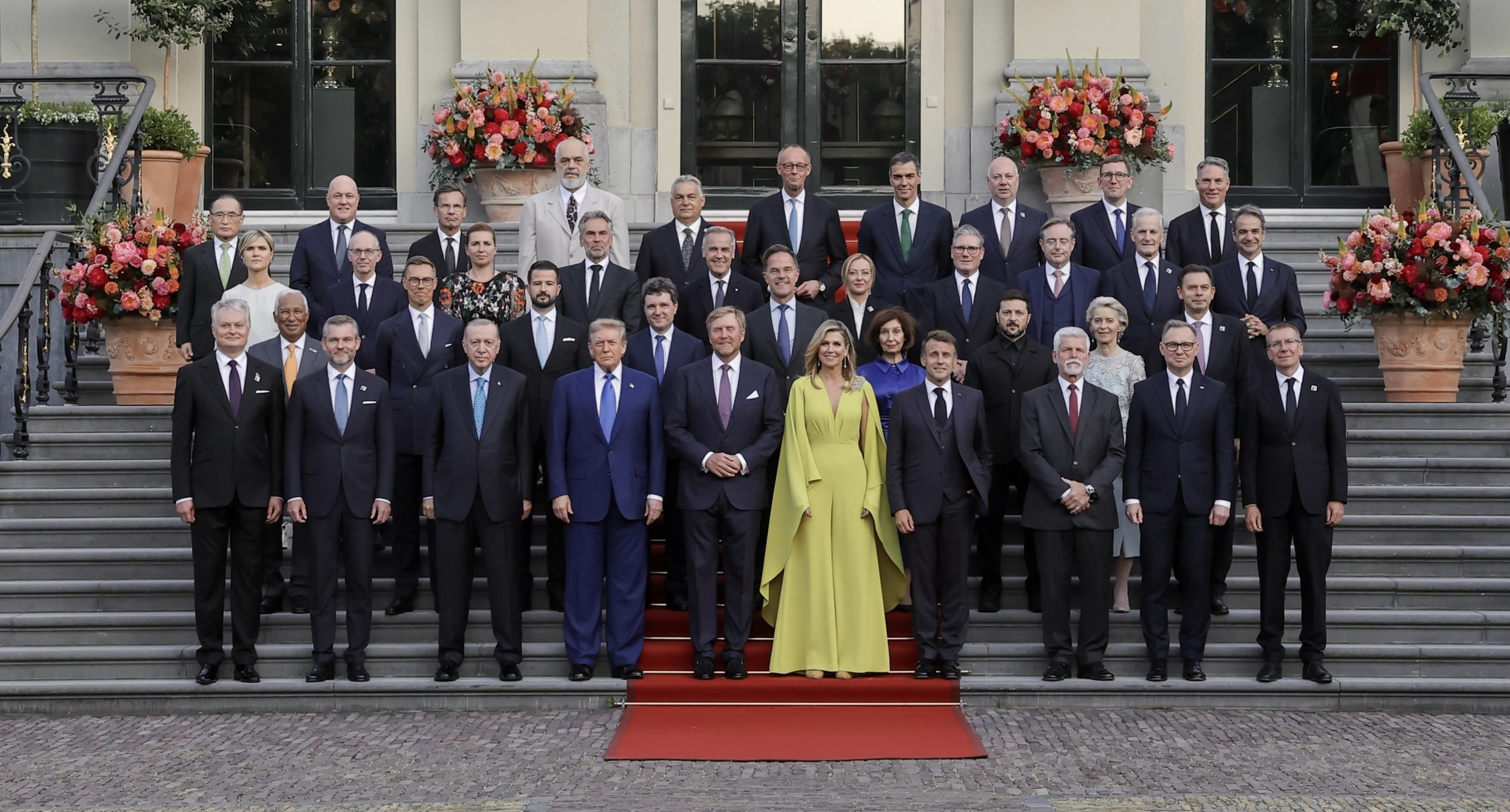 Spania ar putea fi suspendată din NATO, potrivit unui e-mail intern de la Pentagon. Și Regatul Unit e vizat de o revizuire a politicii SUA, după șicanele europene