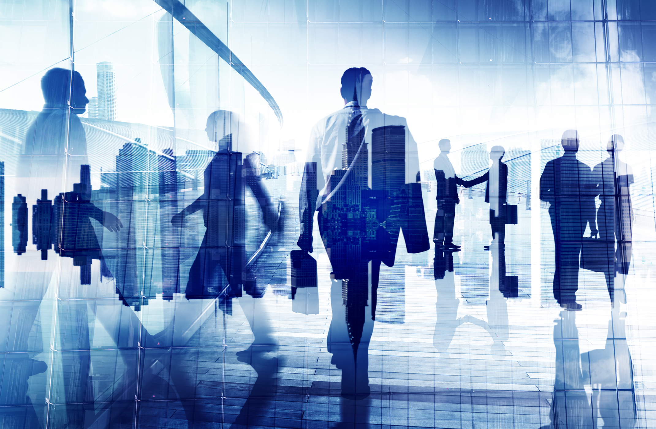 Mediul de afaceri din România, pregătit de concedieri și majorarea prețurilor cu 25%, după explozia prețurilor la carburanți și gaze