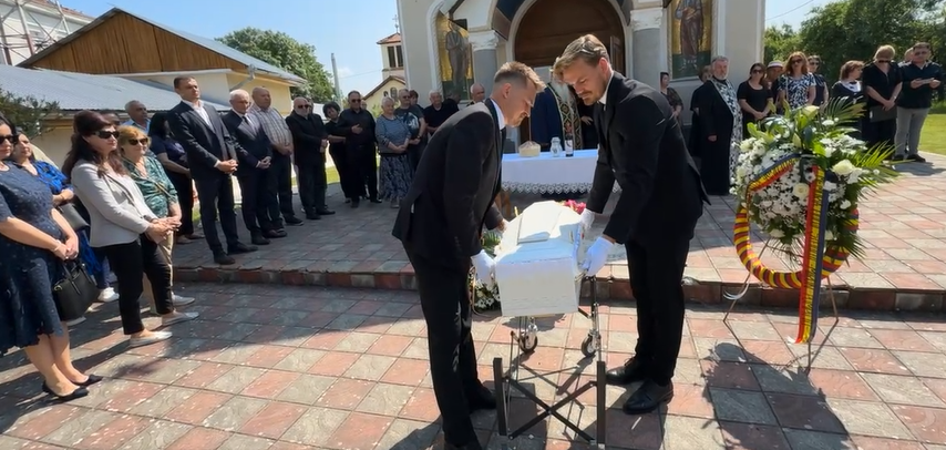 Prietenul cu destin tragic al lui Eminescu, deshumat. Adus, acasă, la Ștei, după 128 de ani