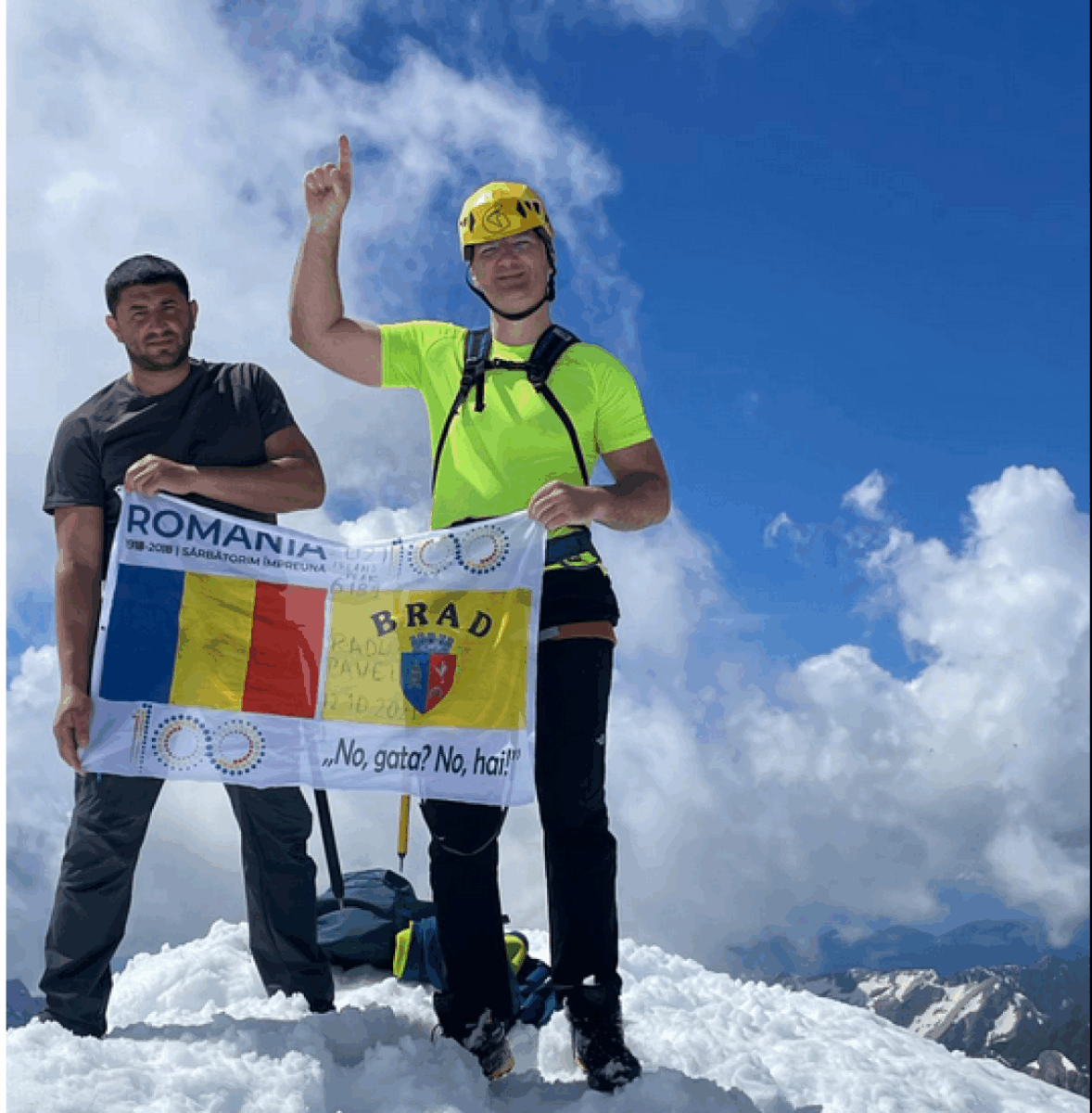 Polițistul-alpinist care a pus steagul României pe „acoperișul Sloveniei"
