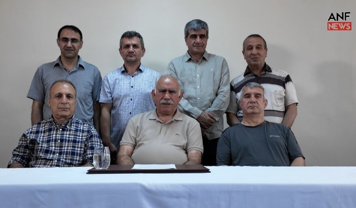 Liderul kurzilor, Ocalan, a anunță că lupta armată împotriva Turciei s-a încheiat