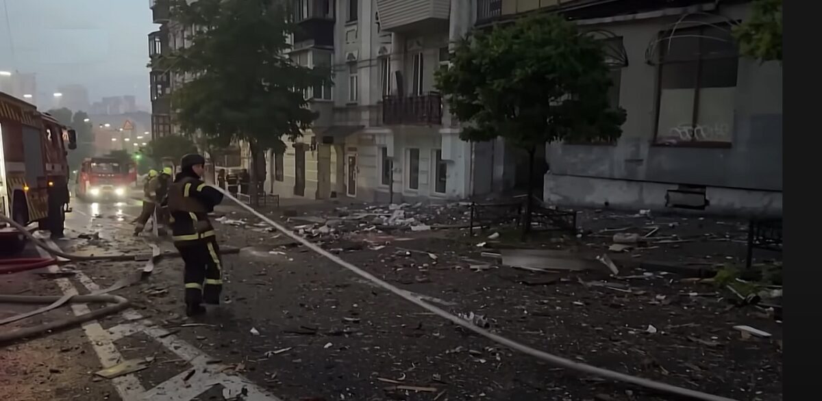 Putin omoară intenționat români. Atac devastator la Cernăuți și Liov