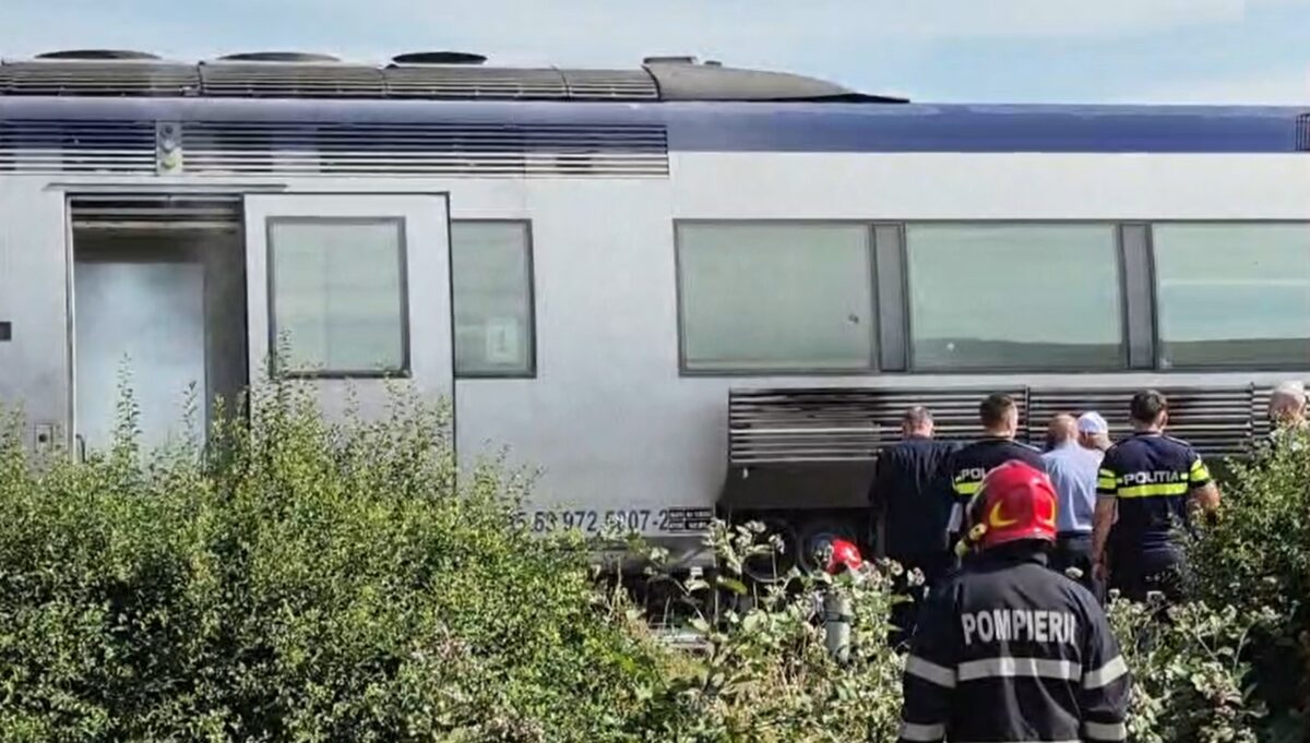 Alertă la CFR, în Pașcani. Locomotivă în flăcări, la intrarea în oraș