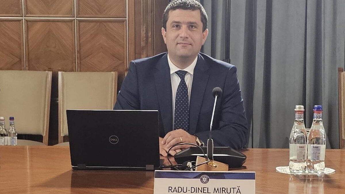 Miruță: Economia nu se face cu declarații lăutărești. Atârnătorii trebuie înlocuiți cu oameni bine pregătiți