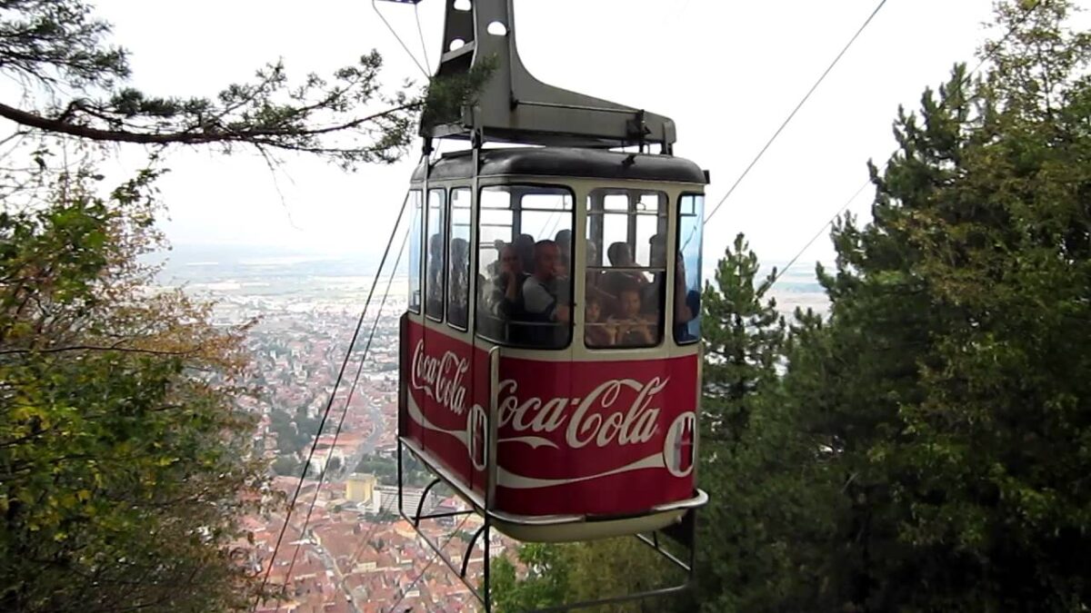 Când vor fi gata telecabinele noi de pe Tâmpa. Turiștii le așteaptă de mulți ani