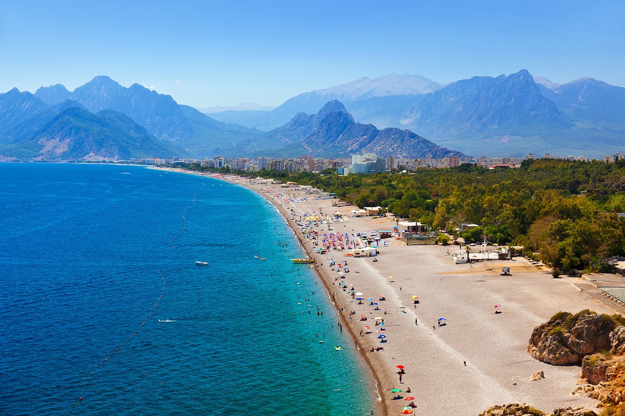 Turcia, Bulgaria și Egiptul, destinațiile preferate ale moldovenilor în 2025. Peste 400 de mii au ales vacanțe prin agenții