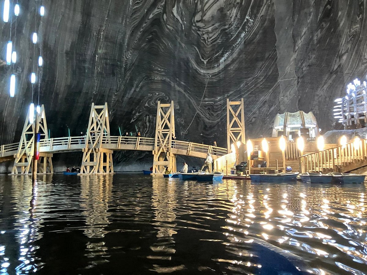 Salina Turda are nevoie urgentă de lucrări de punere în siguranță. Riscul e uriaș