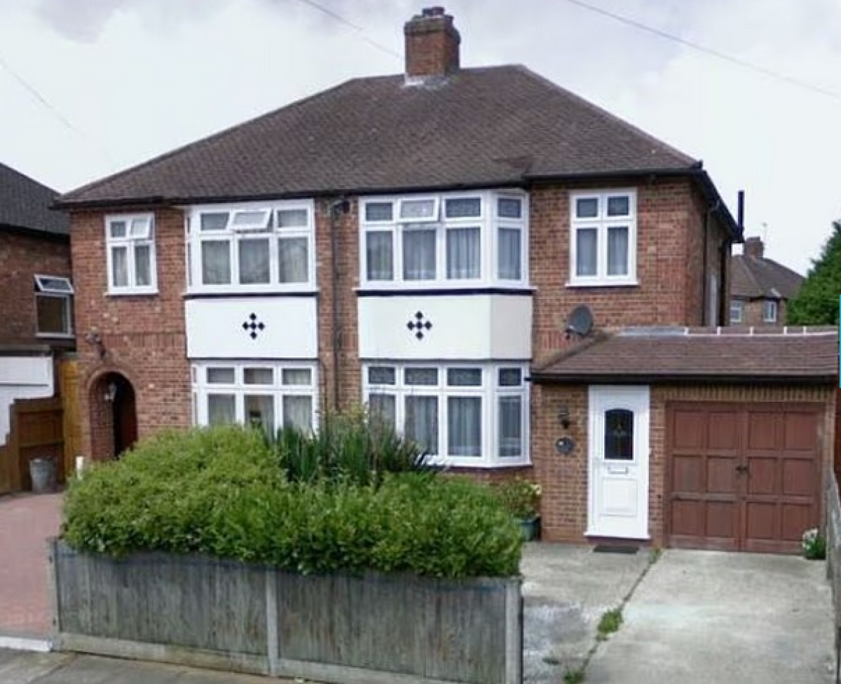 Românul care a moștenit misterios o casă la Londra. A făcut-o fermă de canabis, a vândut-o și a dispărut