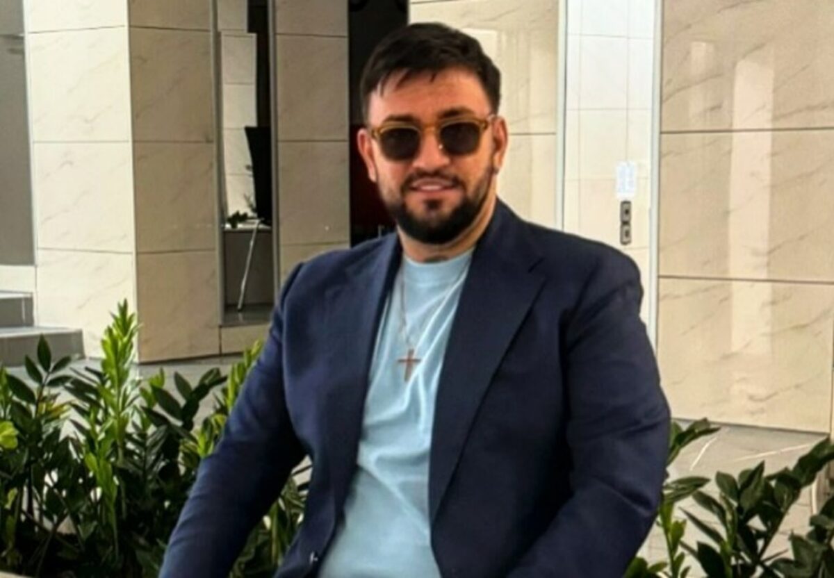 Cine negociază cântările lui Costel Biju. Artistul refuză să participe la discuții