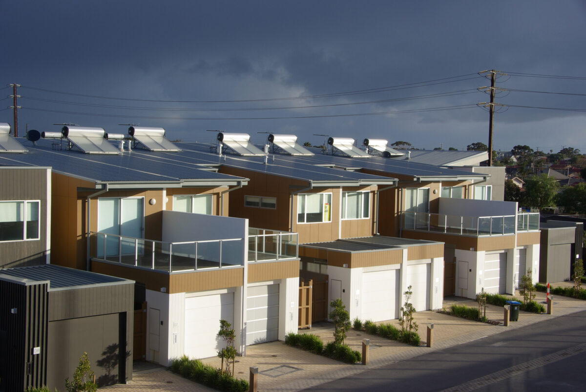 Vești tot mai proaste din piața imobiliară. Scumpiri în cascadă