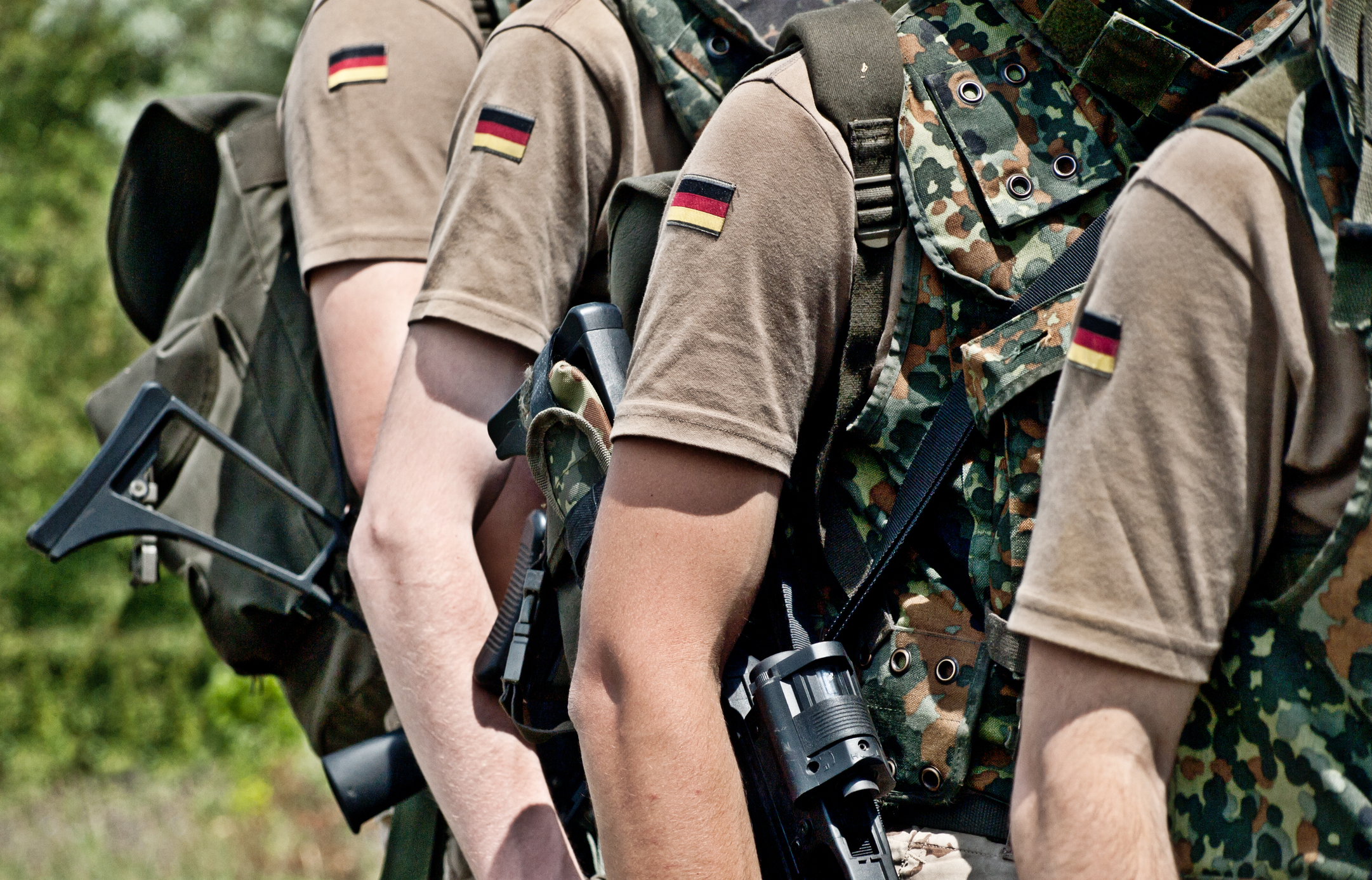 Serviciul militar obligatoriu. Au început protestele