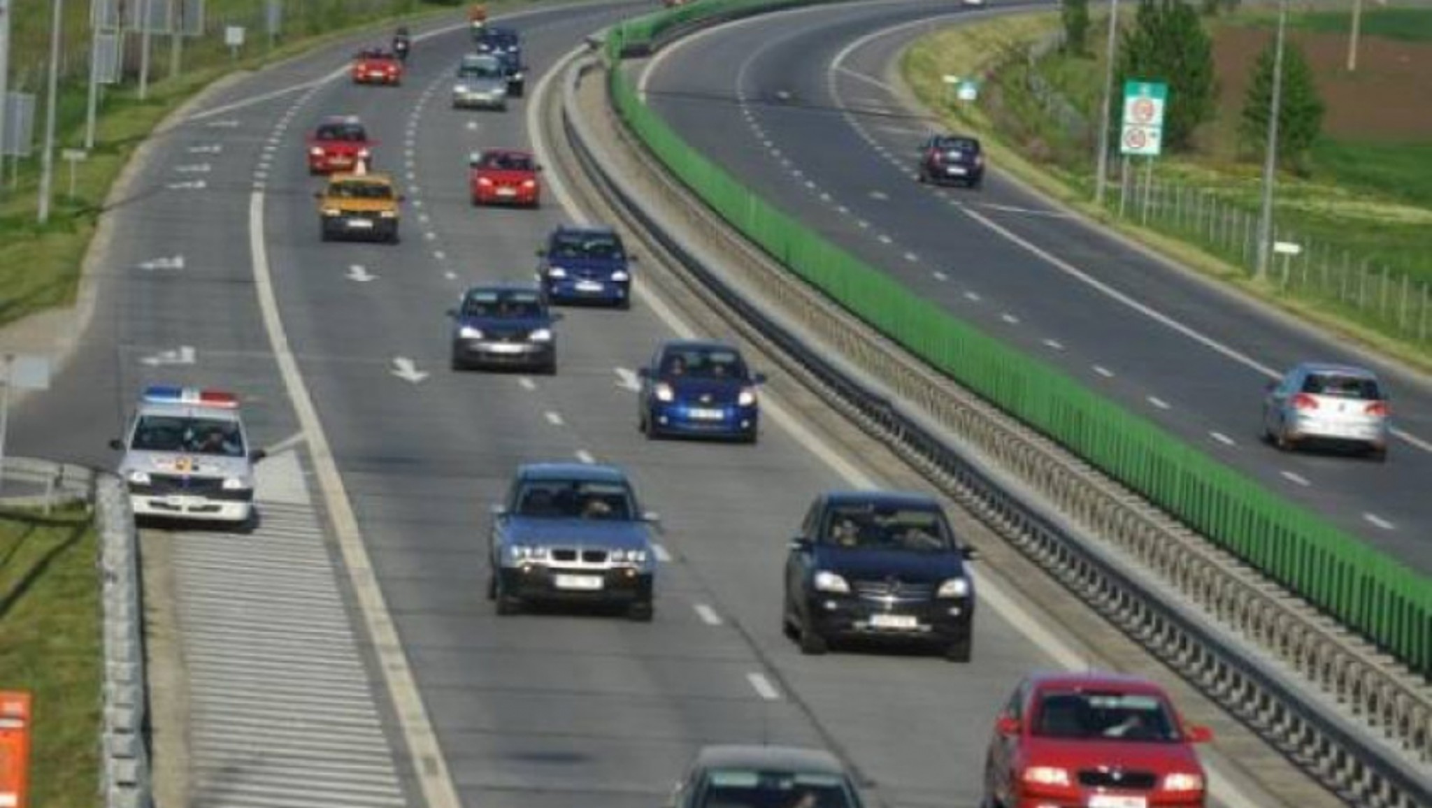 Aglomerație pe drumurile spre București. Rute ocolitoare pentru șoferi