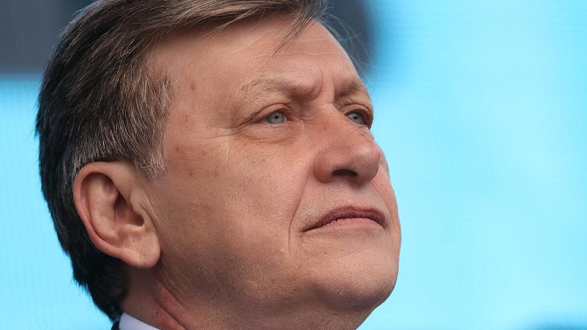 Thuma: Crin Antonescu a fost trădat de PNL. Oamenii lui Bolojan nu l-au susținut