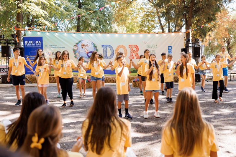 Copiii moldovenilor din diasporă revin acasă. Aeliere, tradiții și limba română, în cadrul programului DOR