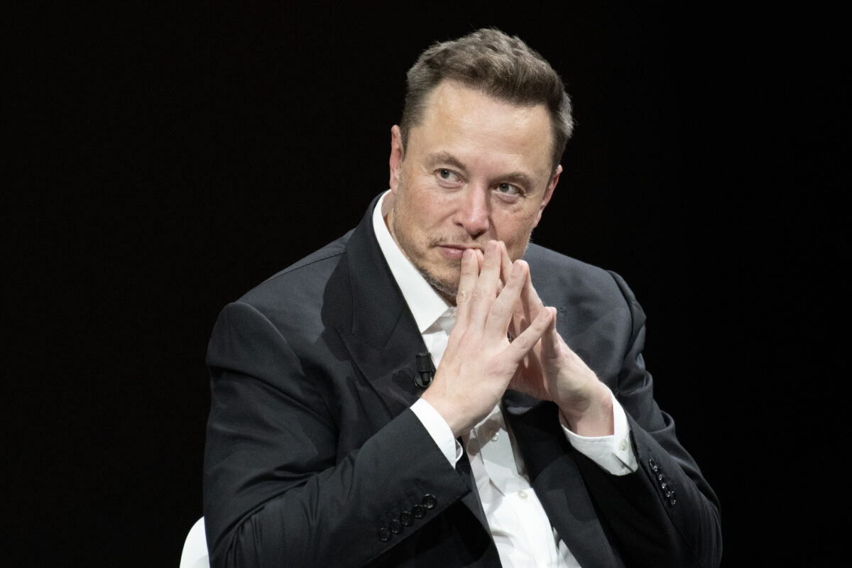 Grok, chatbotul AI al lui Elon Musk, a prezis data exactă a atacului din Iran