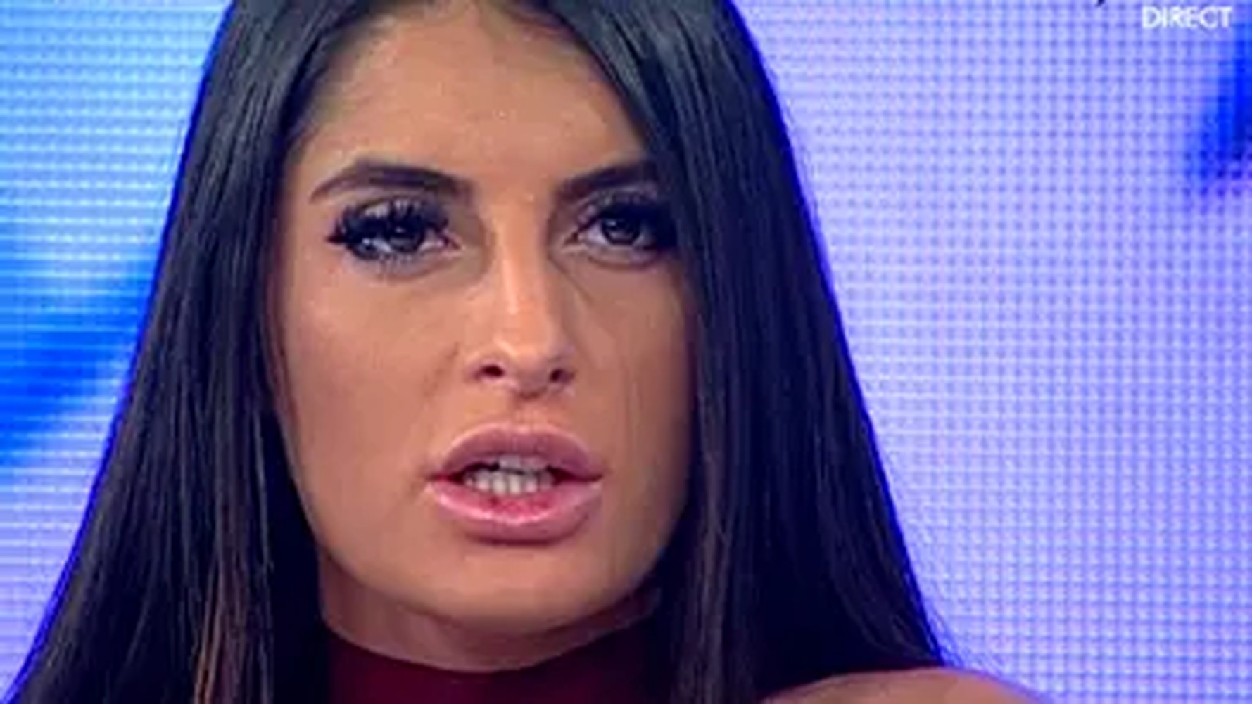 Scandal de proporții la TV. Gabriela Cristoiu, starleta de la Capatos acuzată că-și lasă copilul să moară de foame