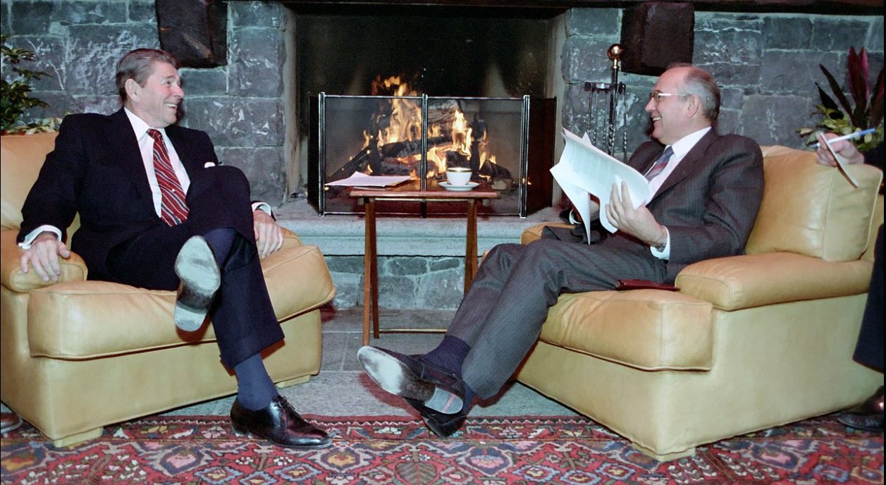 Geneva 1985 - Ronald Reagan și Mihail Gorbaciov