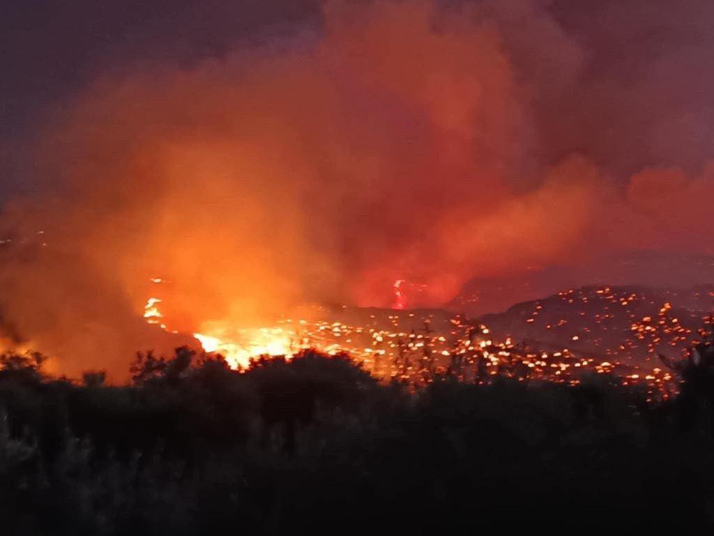Avertisment pentru românii care merg în Grecia. Pericol major de incendii în Attica