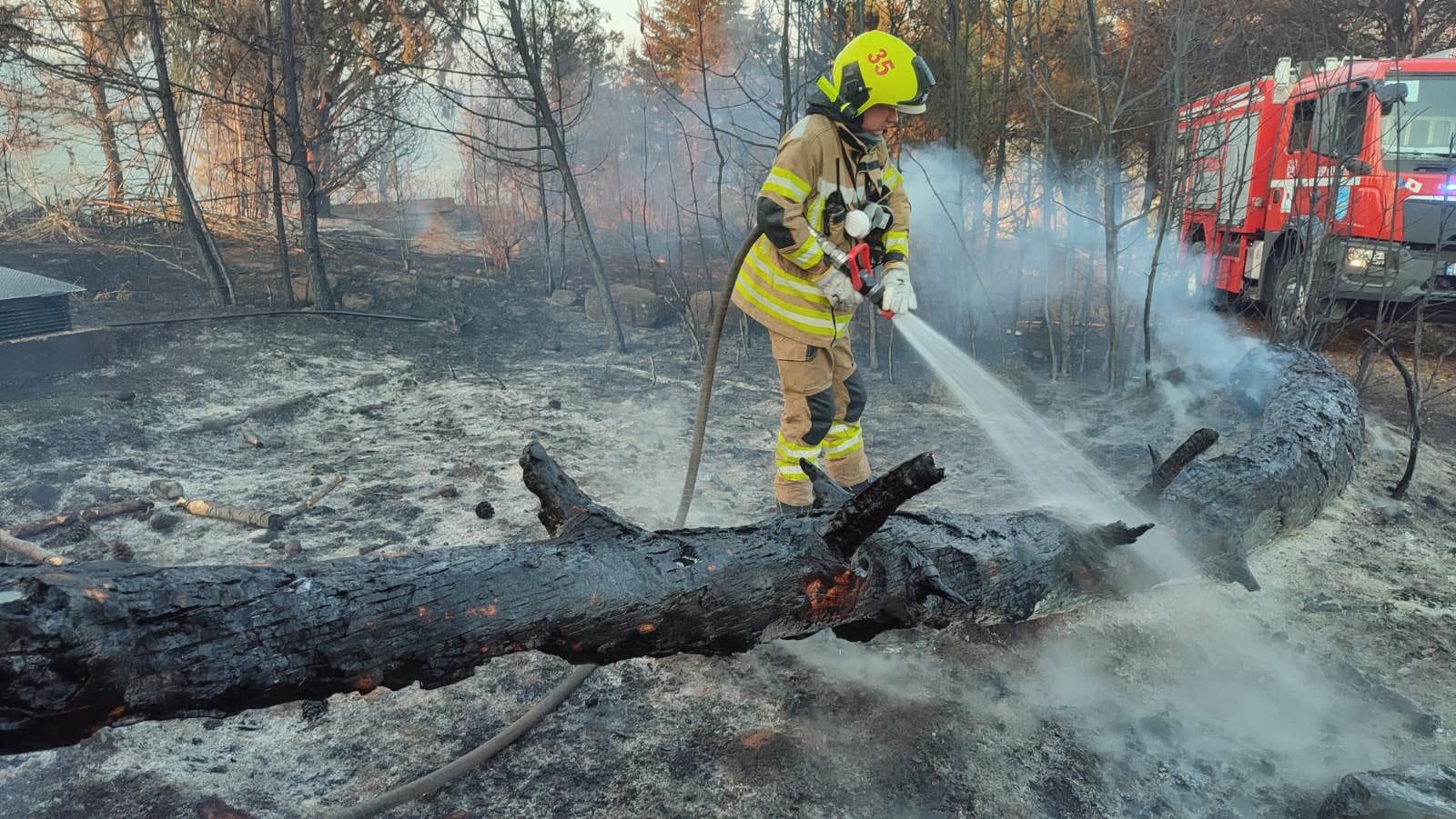 Cod roșu de incendii în Grecia: Pompierii români sunt pregătiți de intervenție imediată