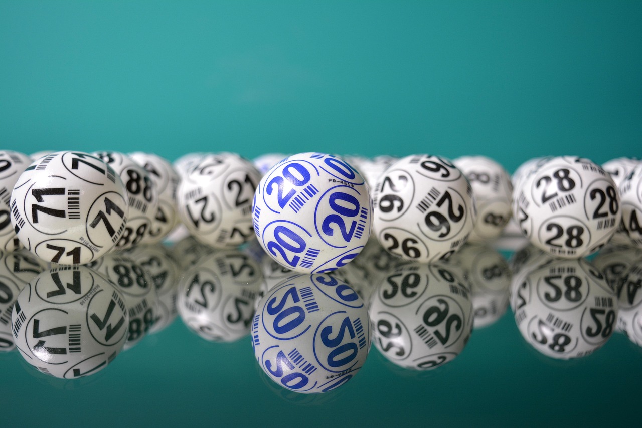 Au fost extrase numerele Loto de joi, 6 august. Premiul de peste 9 milioane de euro, pus în joc