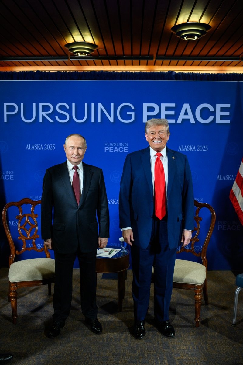 Analiza summitului Trump–Putin. Semnal geopolitic sau doar diplomație de imagine