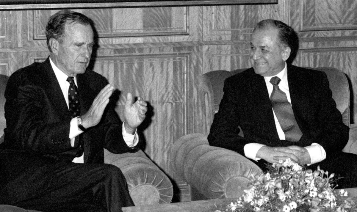 Ion Iliescu între pariurile CIA și ale Moscovei