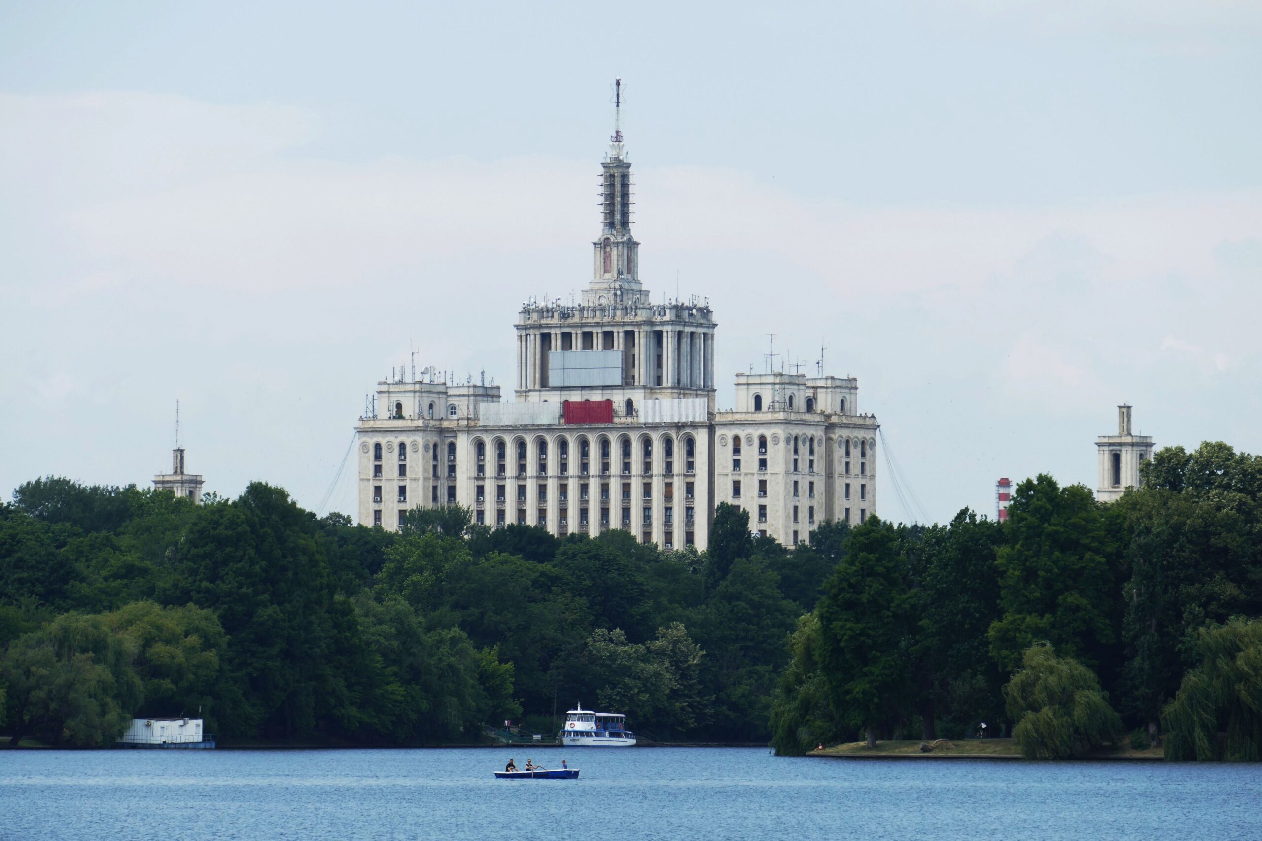 Vreme caldă în București, dar cu surprize după-amiaza. ANM a emis prognoza pentru 29 și 29 iulie