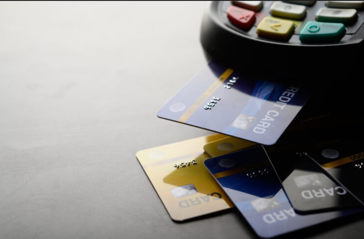 Comercianții ar putea fi nevoiți să treacă la casele de marcat virtuale. Bonurile fiscale, direct pe telefoanele cumpărătorilor
