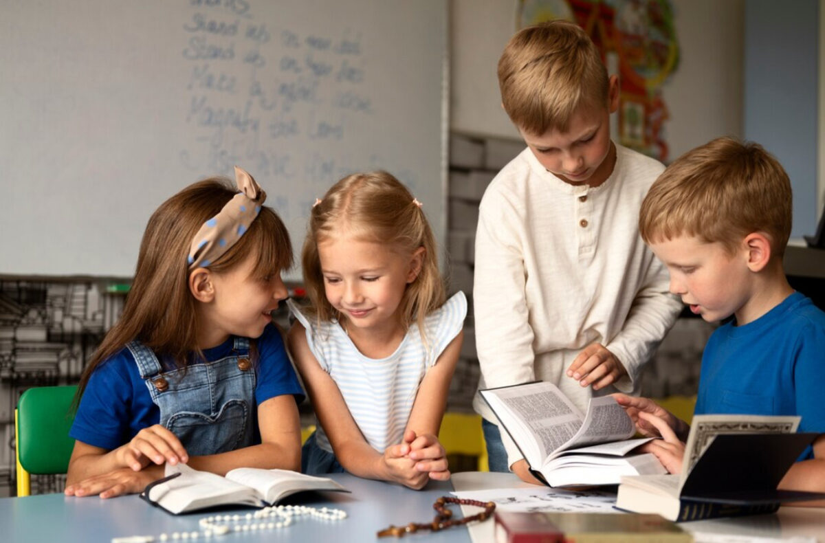 Tichetele sociale pentru elevi, valabile și după începerea școlii. Ce trebuie să știe părinții